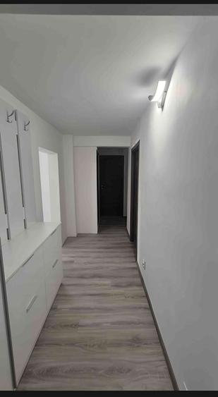 Apartament cu 4 camere decomandat, mobilat în Central