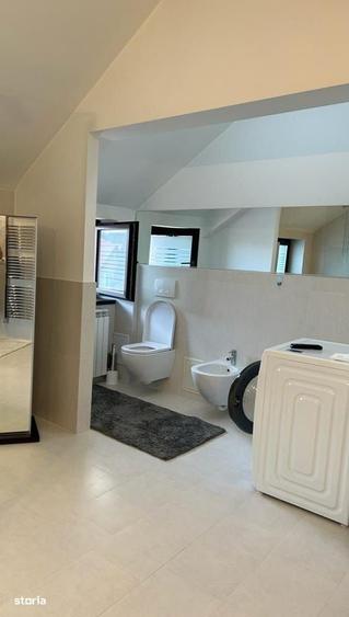 Casă cu 4 camere decomandat în Trivale