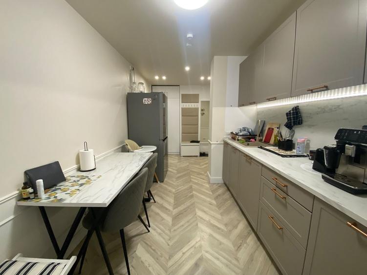 Apartament cu 3 camere semidecomandat, mobilat în Dristor