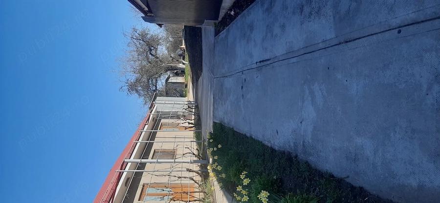 Casă cu 4 camere cu Teren 800 Mp în Central