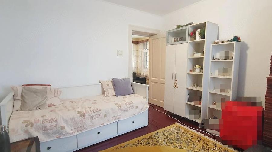 Casă cu 3 camere cu Teren 2101 Mp în Central