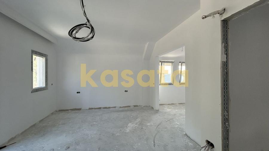 Duplex cu 4 camere cu Canalizare în Balotești