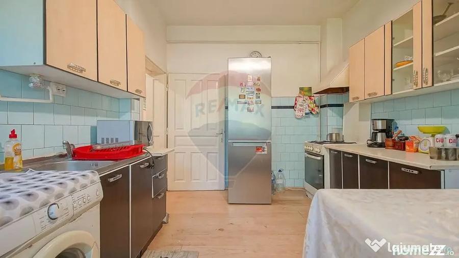 Casă cu 3 camere cu Teren 705 Mp în Central