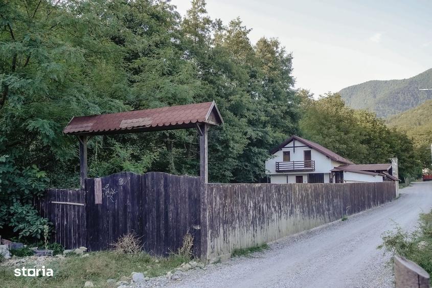 Casă cu 4 camere în Prundu Bârgăului