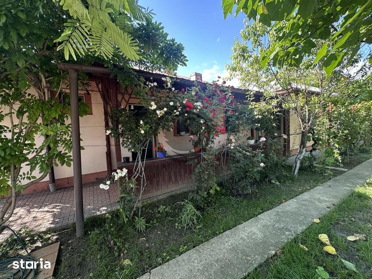 Casă cu 4 camere cu Teren 660 Mp în Central
