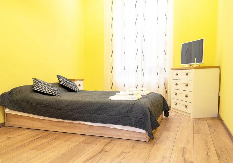 Apartament cu 2 camere decomandat în Central