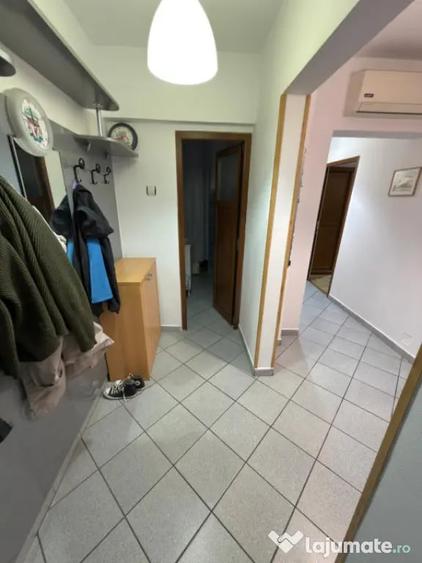 Apartament cu 4 camere decomandat în Central