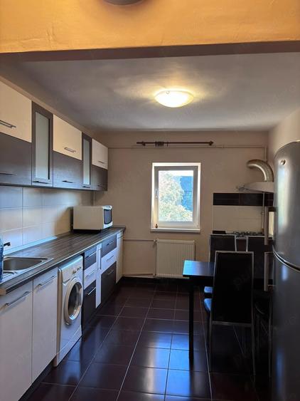 Apartament cu 2 camere decomandat în Soarelui