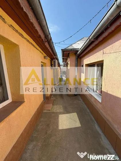 Casă cu 5 camere cu Teren 754 Mp în Cățelu