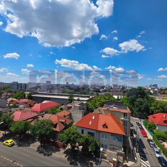 Apartament cu 3 camere decomandat în Barbu Văcărescu