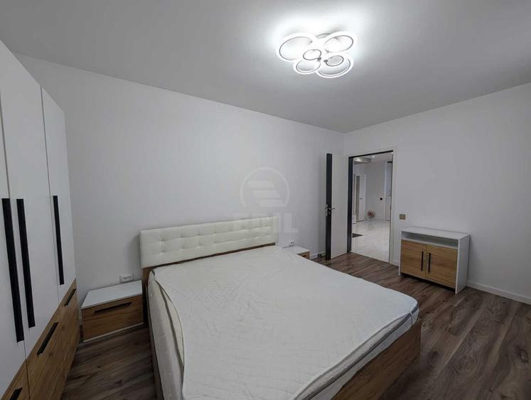 Apartament cu 3 camere semidecomandat în Florești