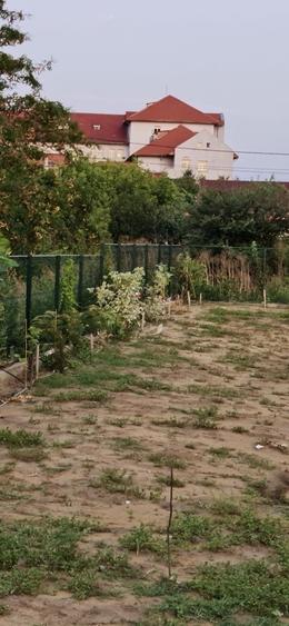 Teren de 500 mp, în Posta