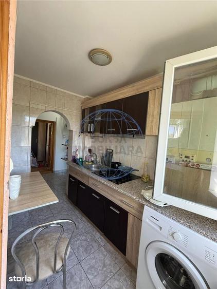 Apartament cu 3 camere decomandat în Sud