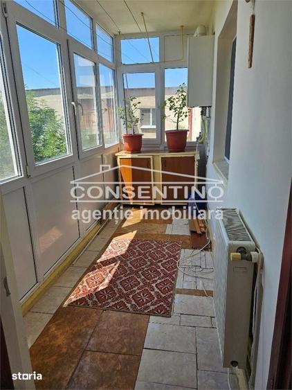 Apartament cu 3 camere decomandat în Patriei
