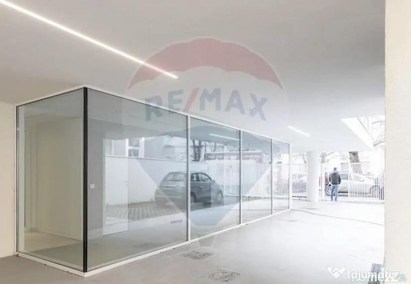 Apartament cu 4 camere decomandat în Națiunile Unite