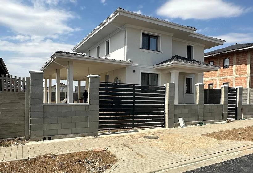 Casă cu 5 camere cu Teren 650 Mp în Giarmata