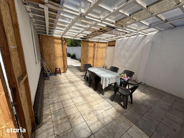Casă cu 5 camere cu Teren 300 Mp în Vatra Luminoasă