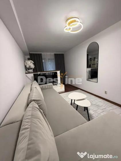 Apartament cu 4 camere decomandat în Central