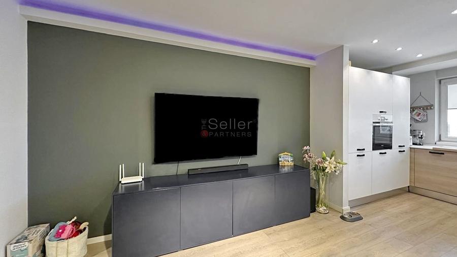 Apartament cu 3 camere semidecomandat, mobilat în Gării
