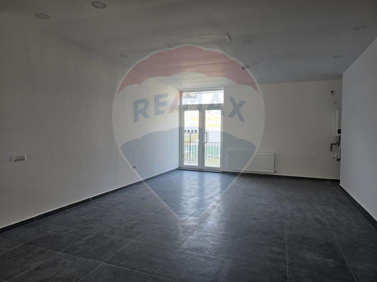 Spațiu comercial, de 400 mp, în Vitan