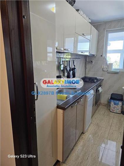 Apartament cu 3 camere semidecomandat, mobilat în Basarabia