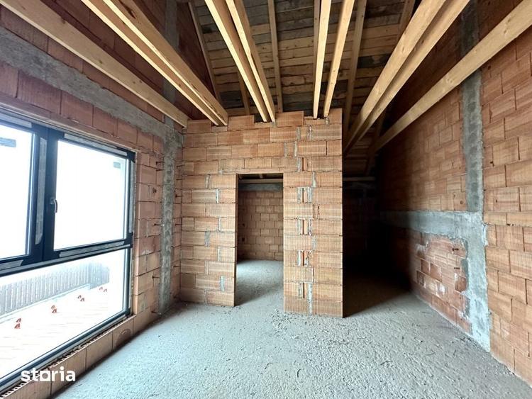 Casă cu 6 camere cu Teren 523 Mp în Ciurila