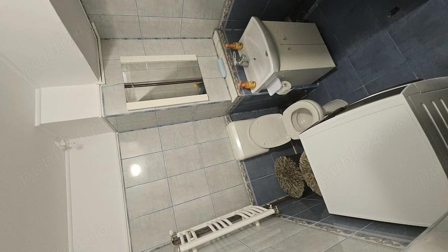 Apartament cu 4 camere decomandat în Noua