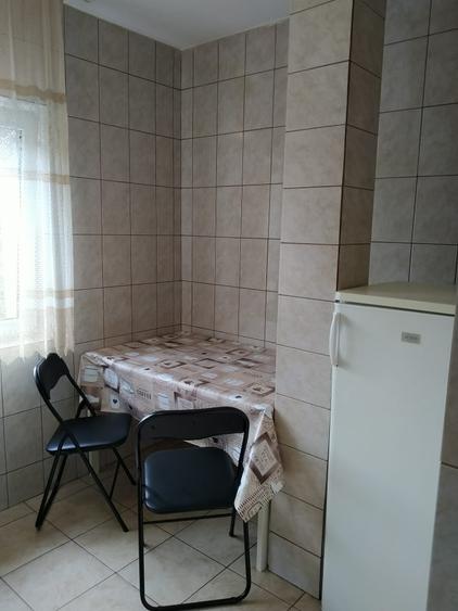 Garsonieră decomandată, mobilată în Vitan Mall