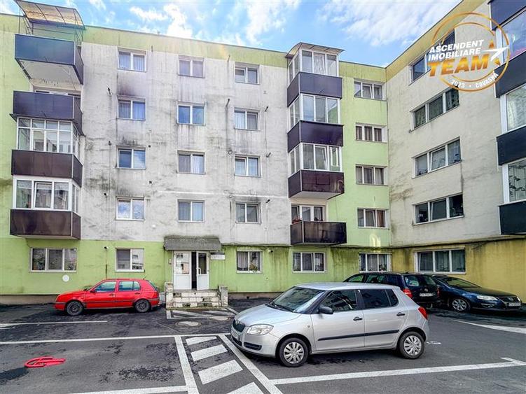 Apartament cu 3 camere nedecomandat în Gării