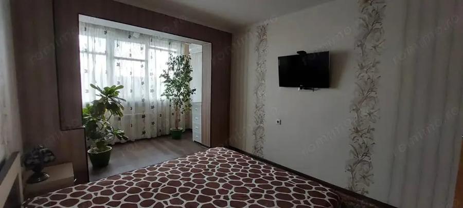 Apartament cu 3 camere decomandat în Rahova