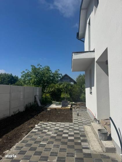 Casă cu 3 camere cu Teren 200 Mp în Central