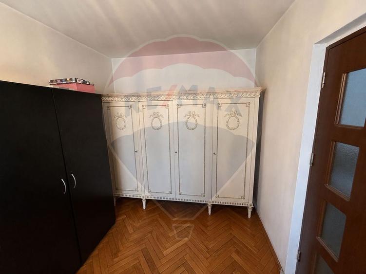 Apartament cu 3 camere semidecomandat, mobilat în Mănăștur