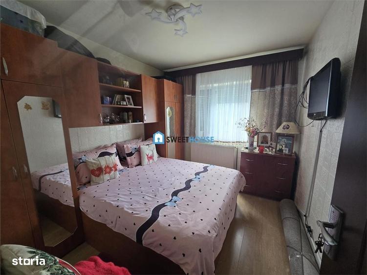 Apartament cu 4 camere decomandat în Central