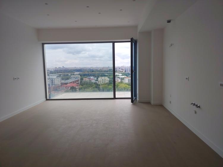 Apartament cu 3 camere semidecomandat în Aviației