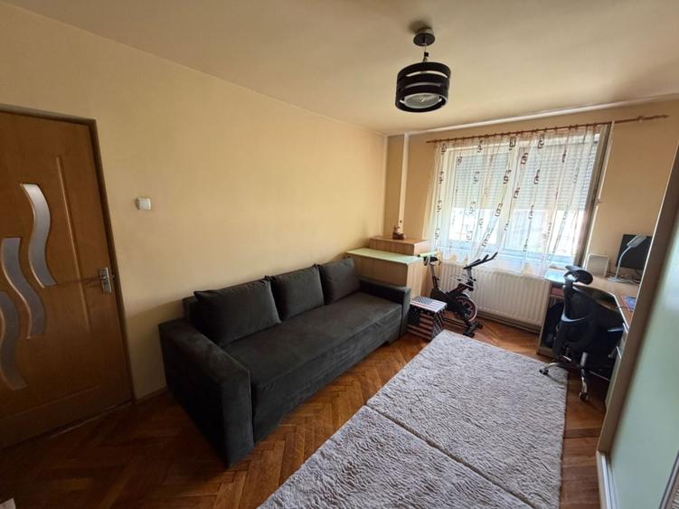Apartament cu 2 camere decomandat în Cetate