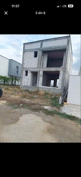 Casă cu 3 camere în Plaiul Vulcanești