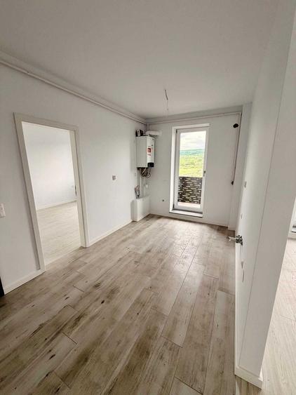 Apartament cu 3 camere semidecomandat în Exterior Vest