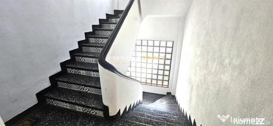 Apartament cu 6 camere decomandat în Central
