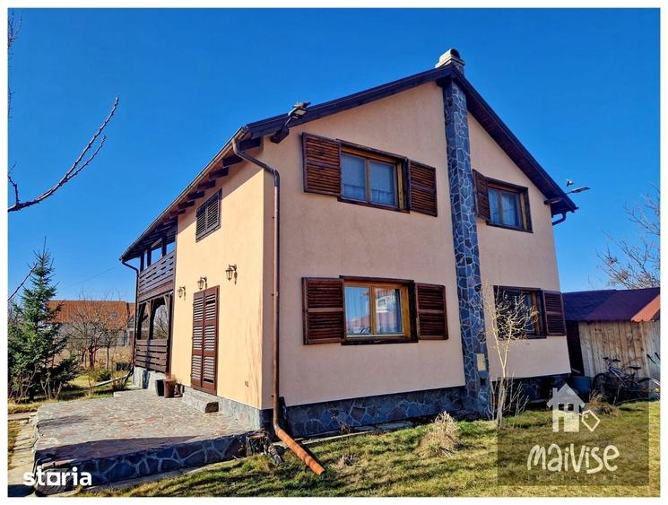 Casă cu 5 camere decomandat cu Teren 927 Mp în Hărman
