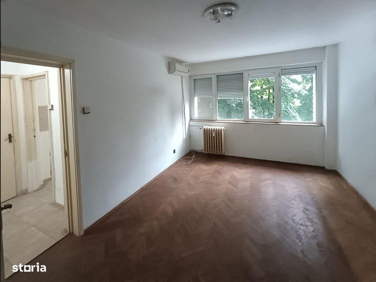 Apartament cu 2 camere semidecomandat în Pajura