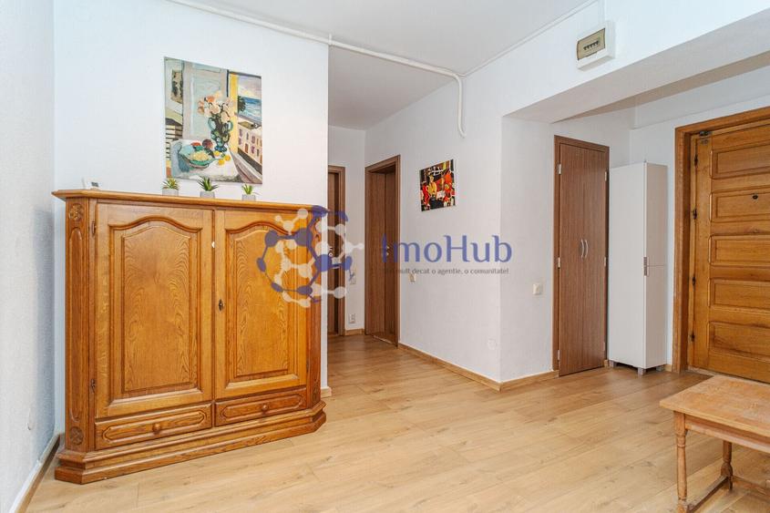 Apartament cu 3 camere în Centru Civic