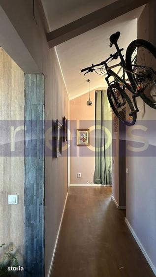Apartament cu 4 camere semidecomandat, mobilat în Centrul Civic