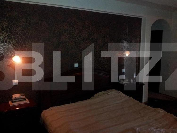 Casă individuală cu 9 camere cu Teren 750 Mp în Tudor Vladimirescu