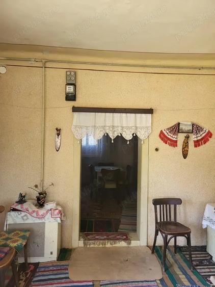 Casă cu 3 camere în Laslău Mare