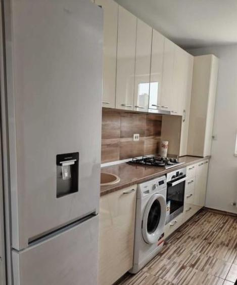 Apartament cu 2 camere decomandat, mobilat în Apărătorii Patriei