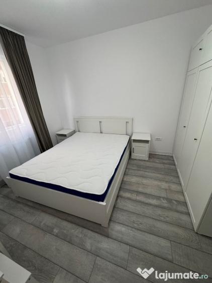 Apartament cu 3 camere decomandat, mobilat în Metalurgiei