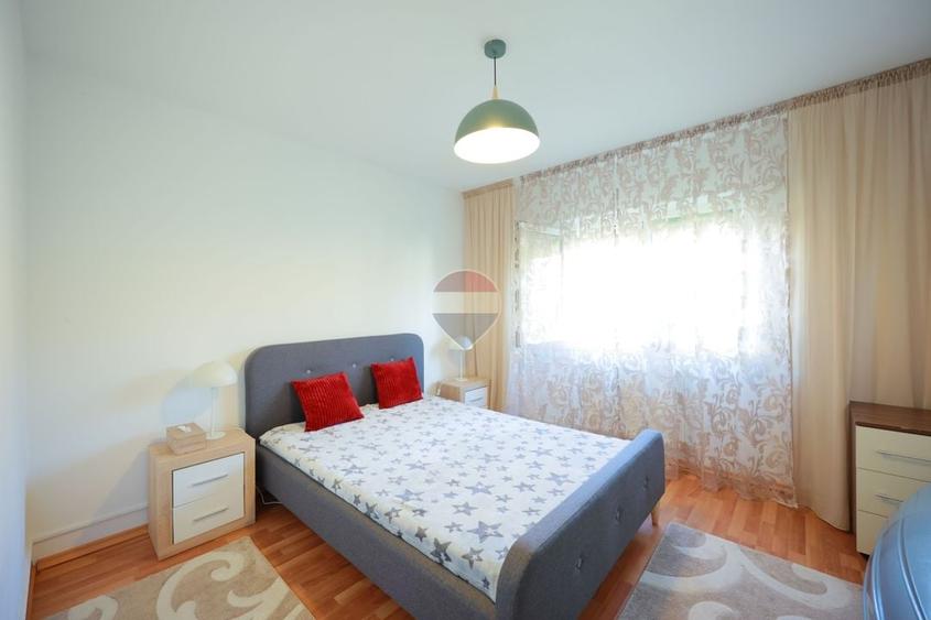 Apartament cu 3 camere decomandat în Rogerius