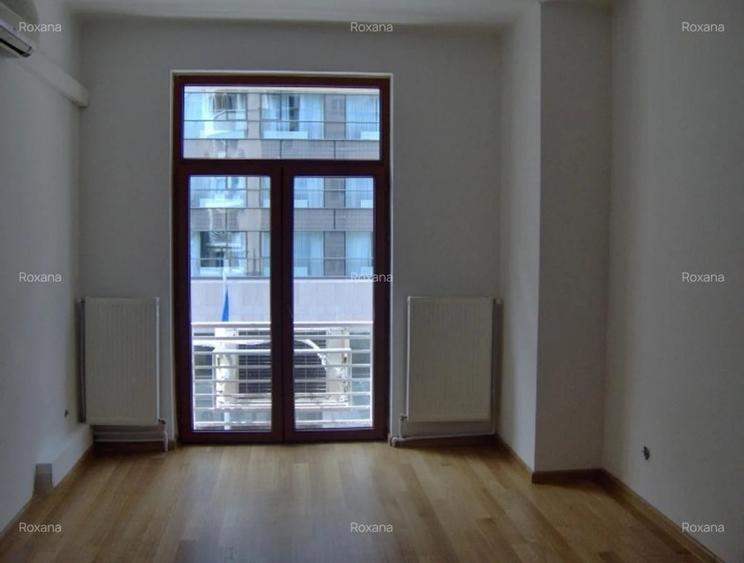 Apartament cu 6 camere decomandat, mobilat în Calea Victoriei