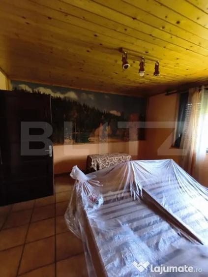 Casă cu 3 camere cu Teren 1400 Mp în Central