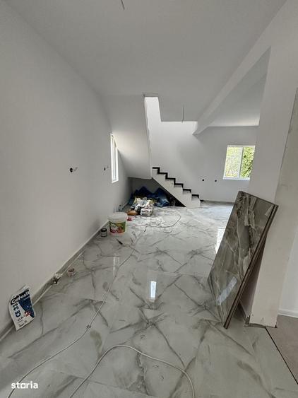 Casă cu 4 camere cu Teren 200 Mp în Central